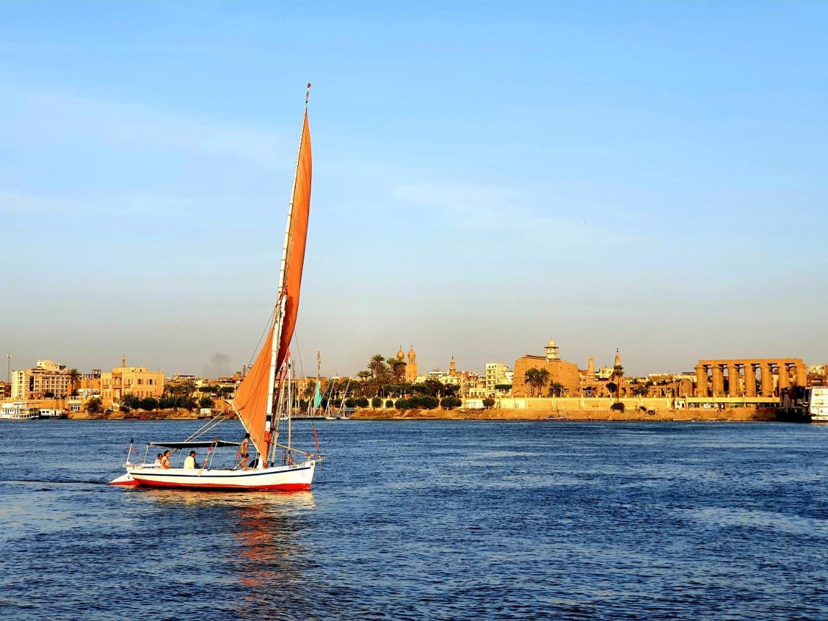 Spring Hotel Luxor Exteriér fotografie