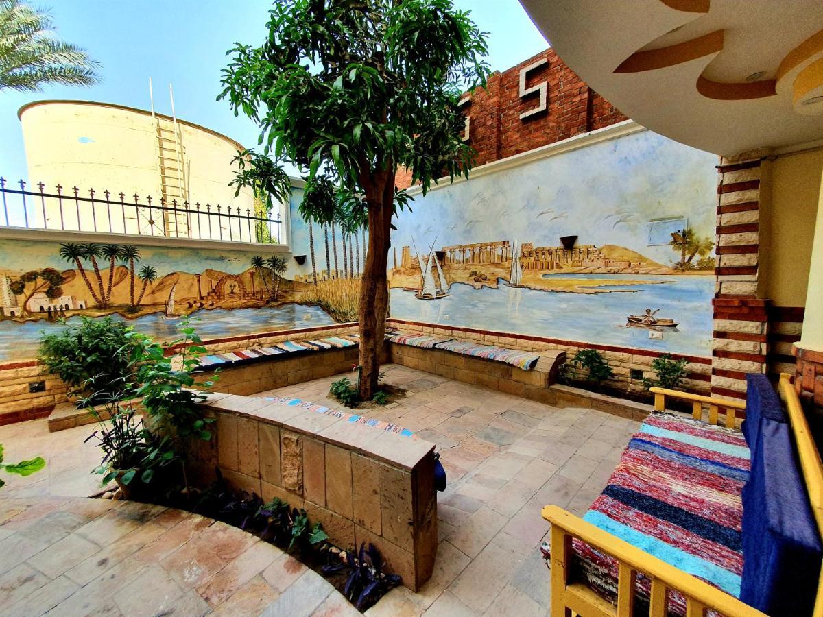 Spring Hotel Luxor Exteriér fotografie