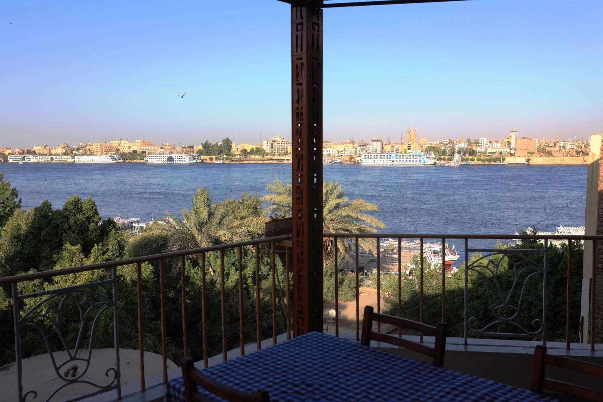 Spring Hotel Luxor Exteriér fotografie